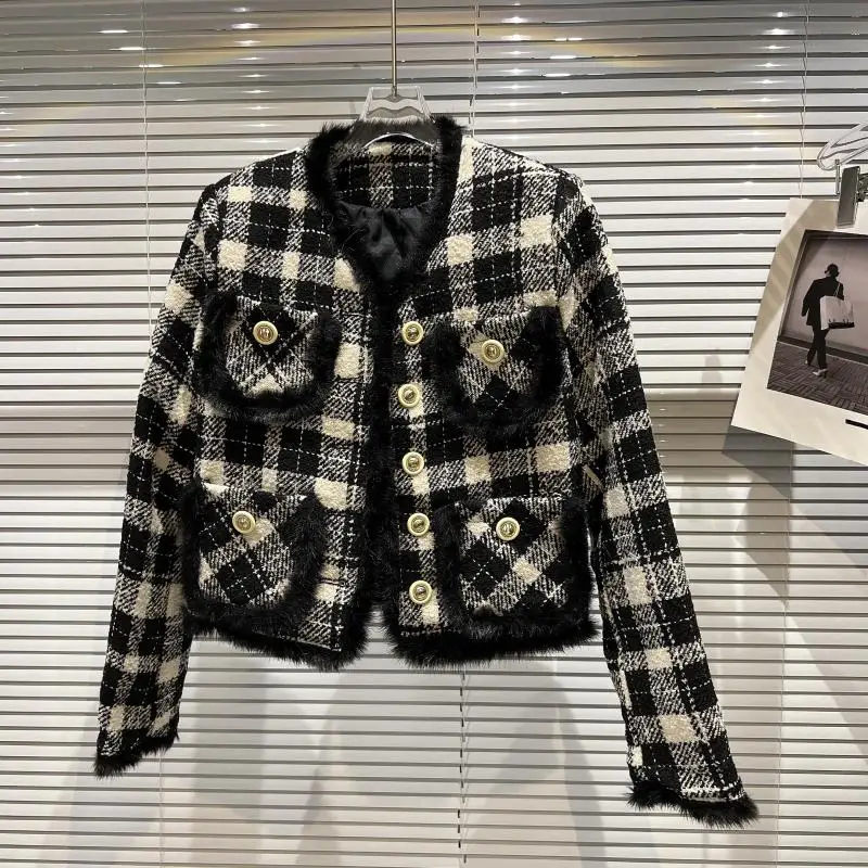 

2022 Winter New Classic Style Retro Black and White Plaid Plush Edge Clip Cotton Jacket Top for Women Quilted Jacket