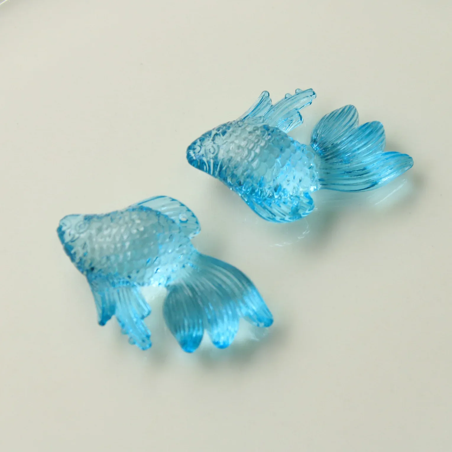 

Прозрачные акриловые фигурки золотых рыбок