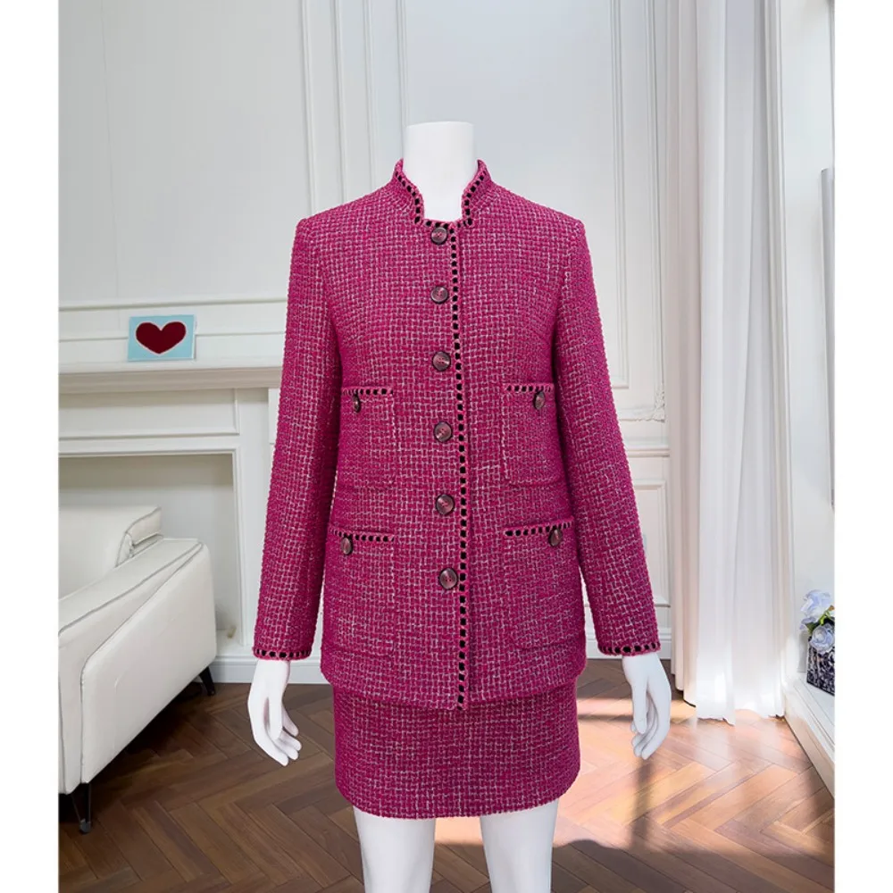 Женское твидовое пальто в клетку с воротником-стойкой