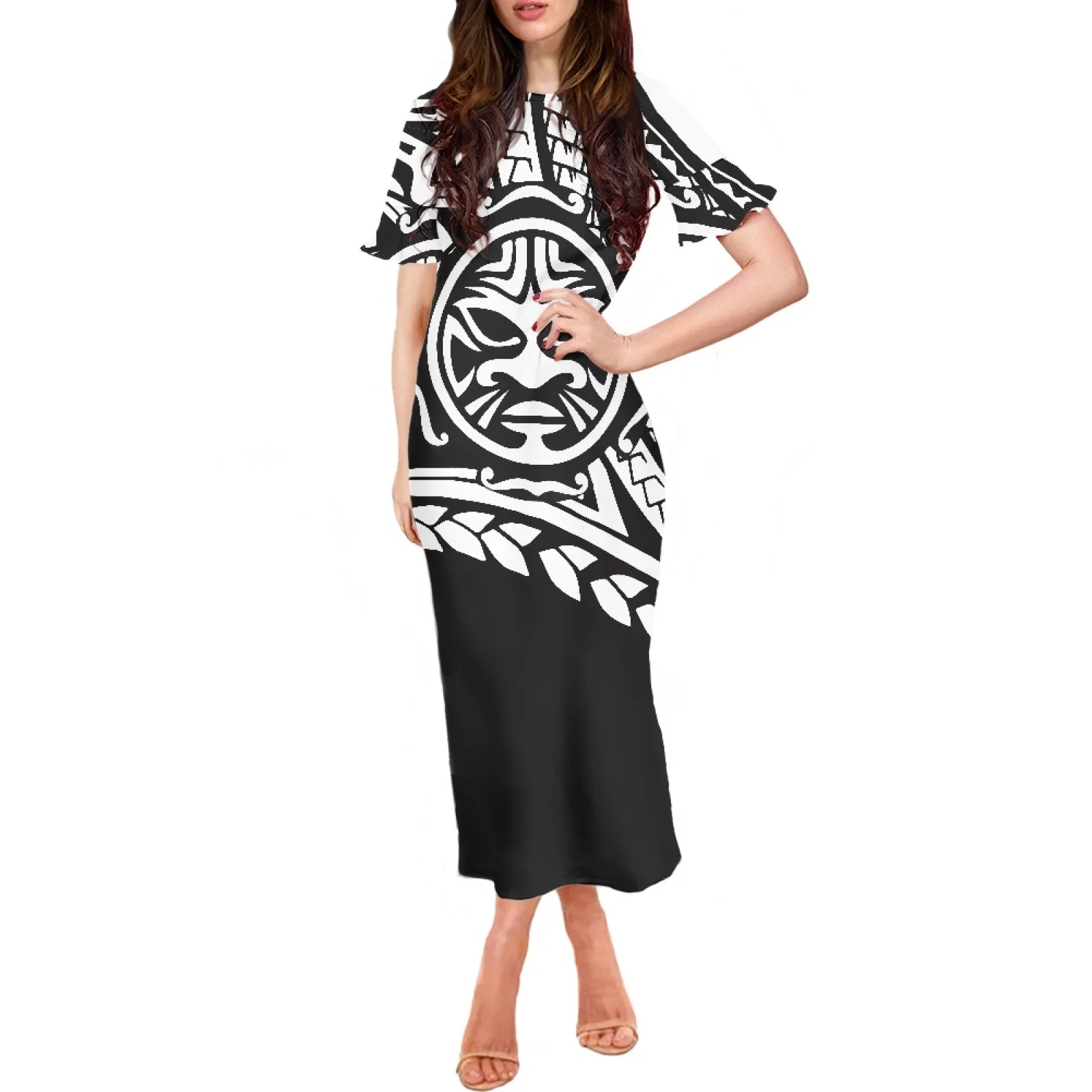 

Женское платье с коротким рукавом, круглым вырезом и рюшами