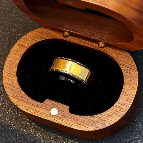 Открытое регулируемое кольцо LENNIK золотого цвета