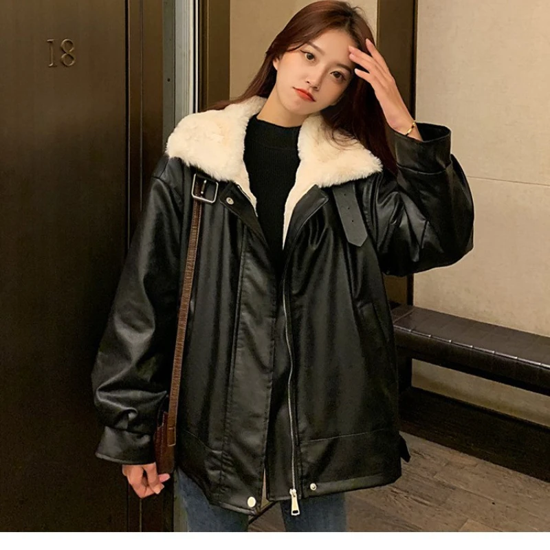 

Winter women's large and thick plush loose leather coat New style fur in 2021 Warm leather jacket trend