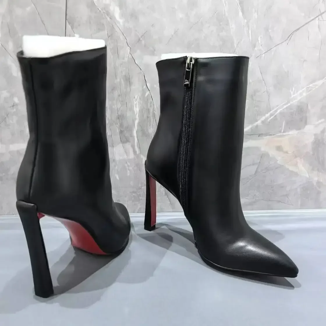 Фото Черные кожаные туфли Botas De Mujer с острым носком, женские туфли на высоком каблуке с красной подошвой, элегантные офисные женские туфли до середины икры для банкета №1