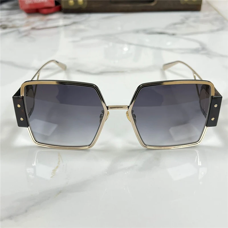 

Sunglasses For Men and Women Special Brand Style Anti-Ultraviolet Retro Plate Square Full Frame Random Box