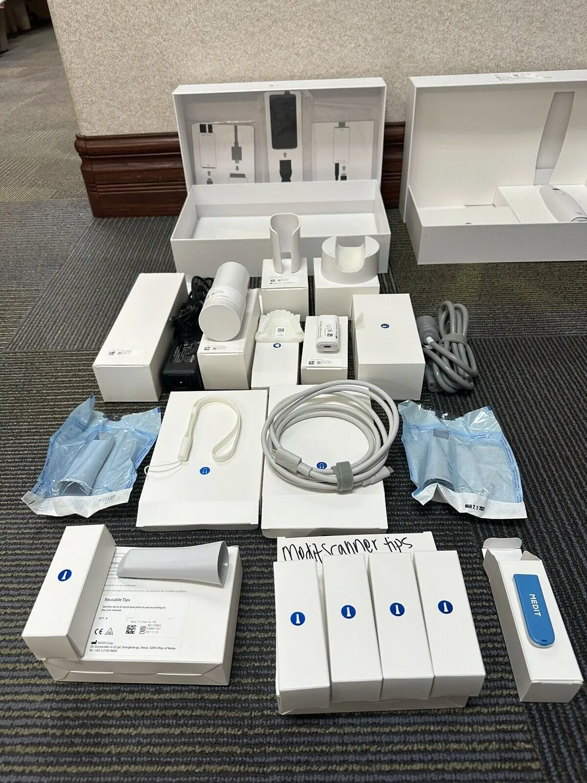 

Полный интраоральный сканер Medit i700 с комплектом аксессуаров + дополнительные советы