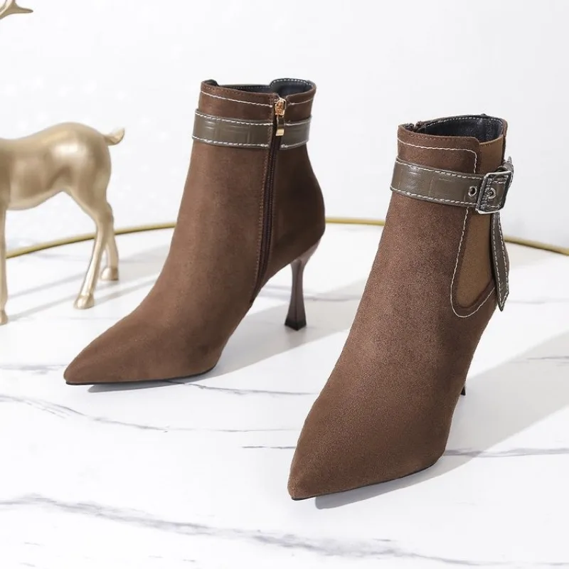 Женские зимние ботильоны на высоком каблуке пикантные туфли с острым носком