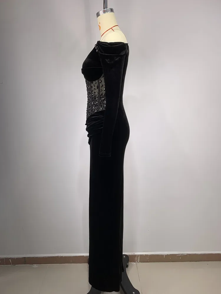 Женское бархатное платье макси Черное длинное с открытыми плечами и кристаллами