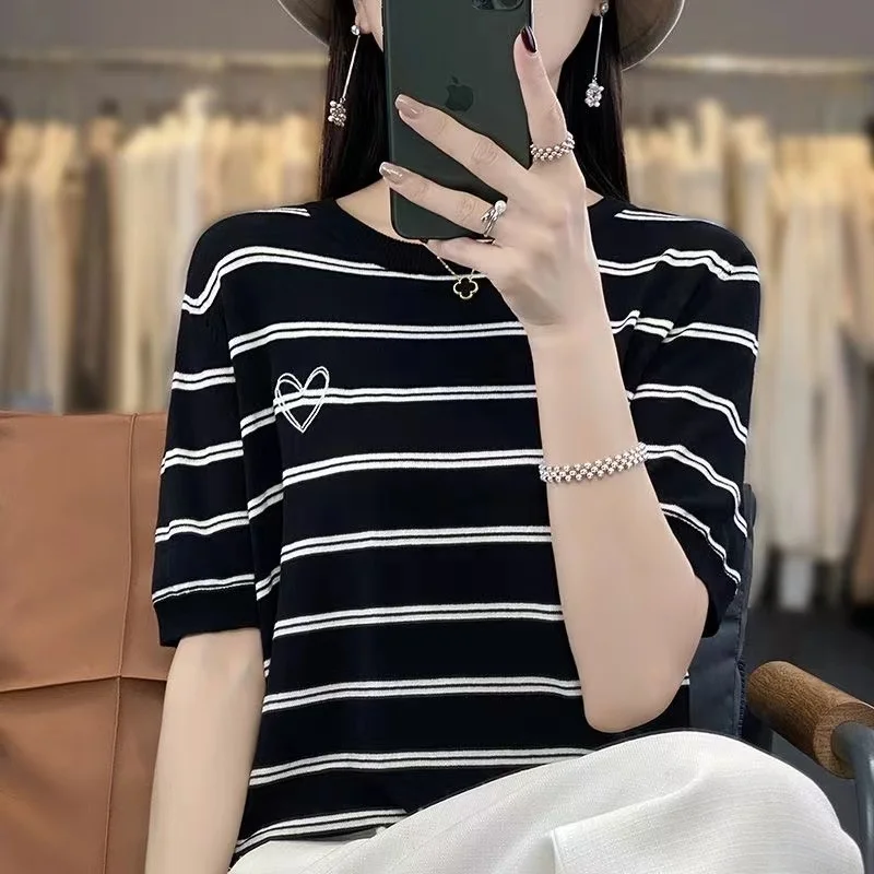 Новая летняя футболка из ледяного шелка в черную полоску с короткими рукавами и