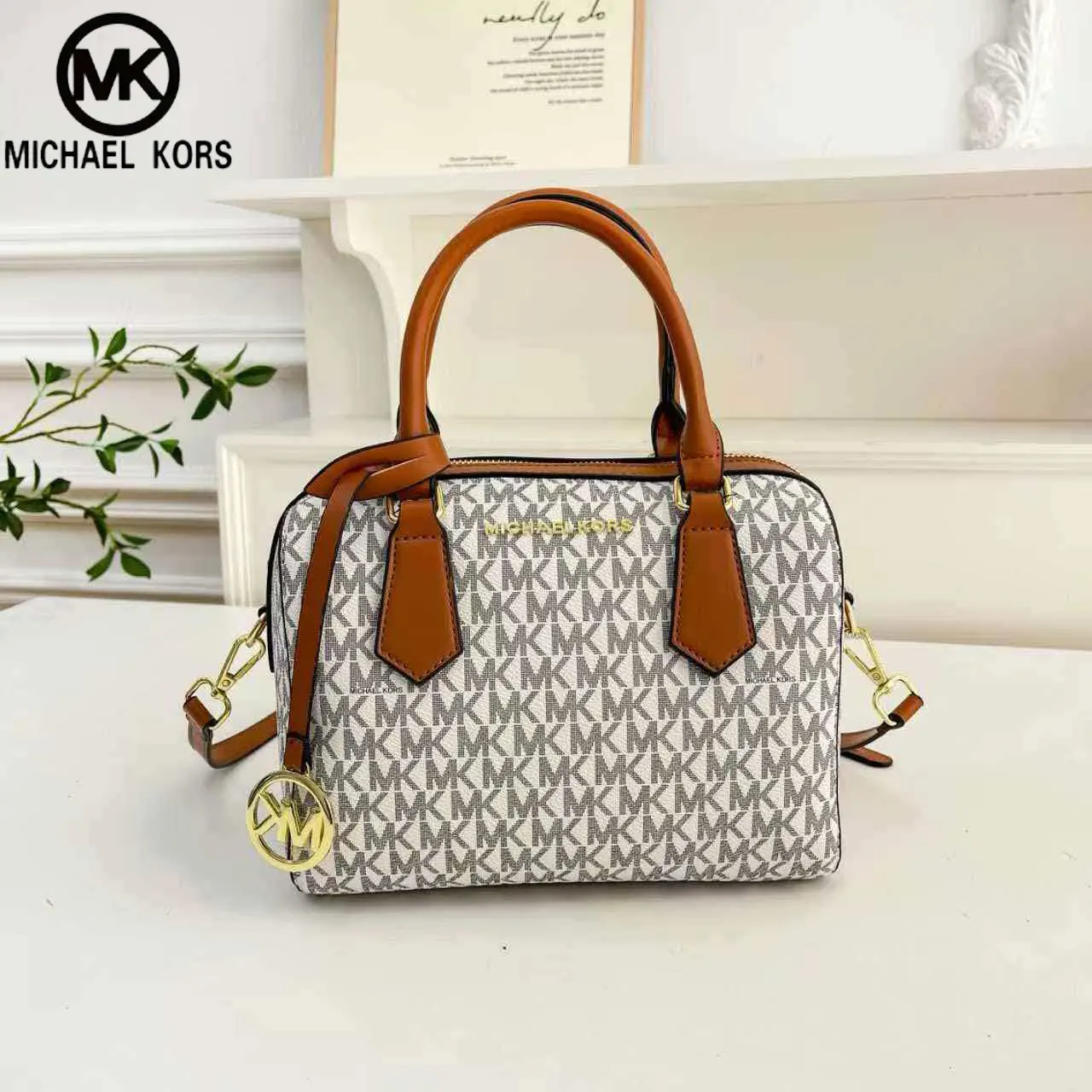 Фото Женская сумка через плечо Michael Kors, стильная и повседневная, с классическим принтом MK, мини-сумка для девушек, дорожная сумка, новинка 2026 года для женщин №4