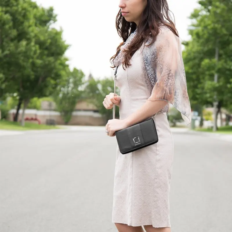 Women's Wallet Clutch Ideal for Daily, Travel, Business, And Personal Use Fits  Large Smartphones (Black)