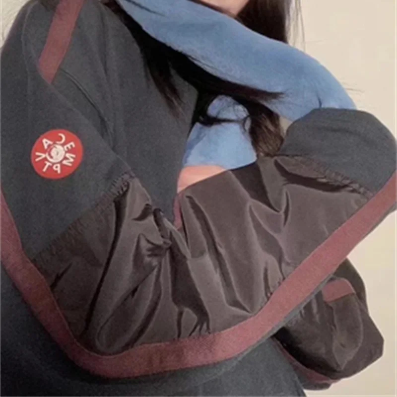 

Мужская и женская футболка с длинным рукавом и круглым вырезом