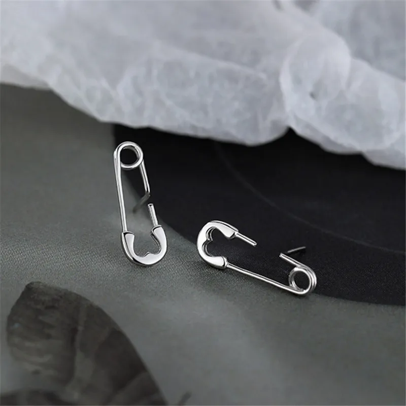 

Fashion Simple Stud Earrings Female Love Paper Clip Creative Exquisite Personality Brincos Accessories eh2044