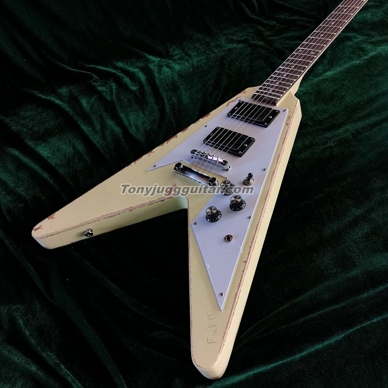

Изготовленная на заказ белая кремовая Тяжелая реликсовая электрическая гитара Kill Em All, китайские пикапы EMG, состаренная фурнитура