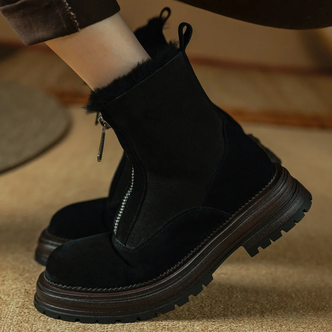 Зимние женские ботинки из замши на толстой подошве