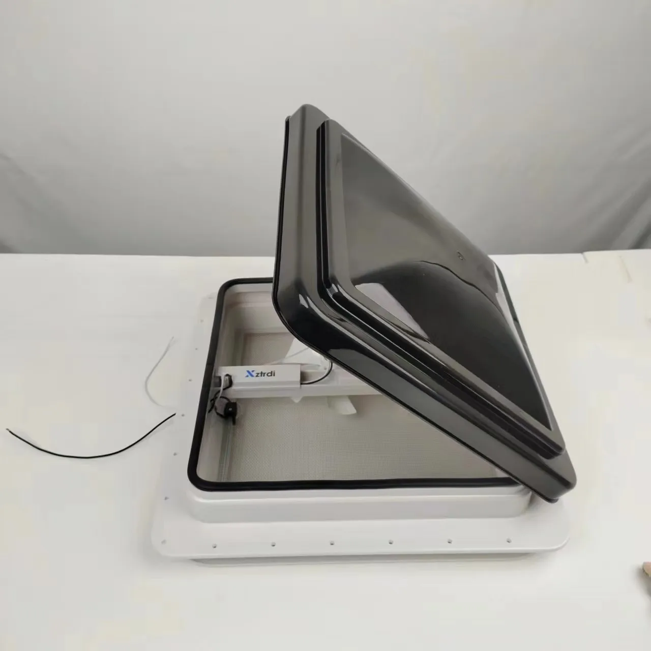 Конструкционные детали Xztrdi для автобусов фургонов вентиляторов 12 В