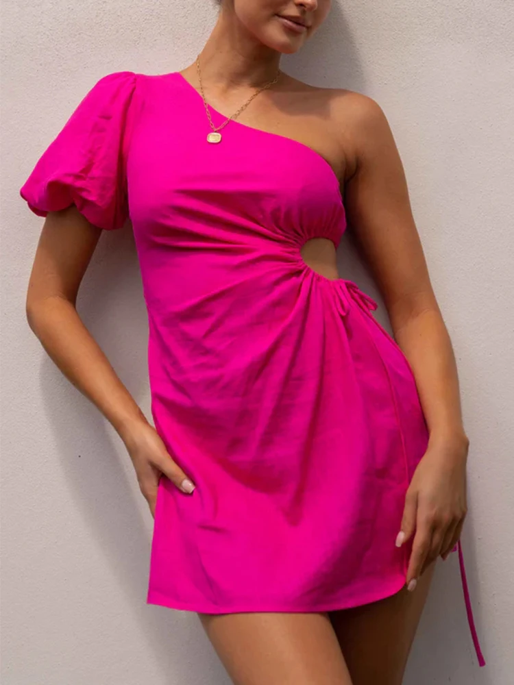 

Chicheca на одно плечо талии ажурное Летнее мини-платье женское с диагональным воротником пляжное розовое красное платье 2023 новые платья