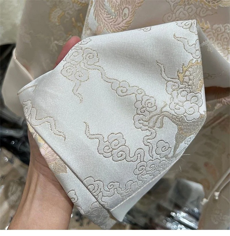 Женская жаккардовая куртка с круглым вырезом и пряжкой