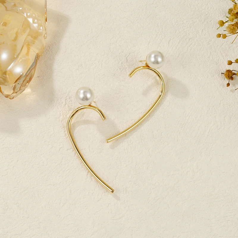 Креативные изогнутые металлические серьги Badu с французским жемчугом и