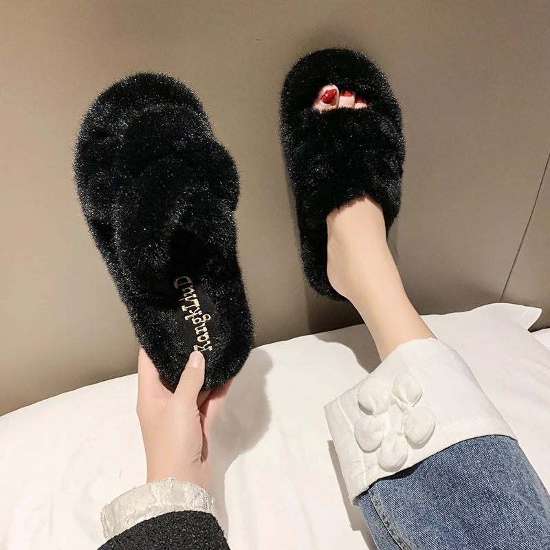 Зимние новые пушистые тапочки на плоской подошве женская модная замшевая