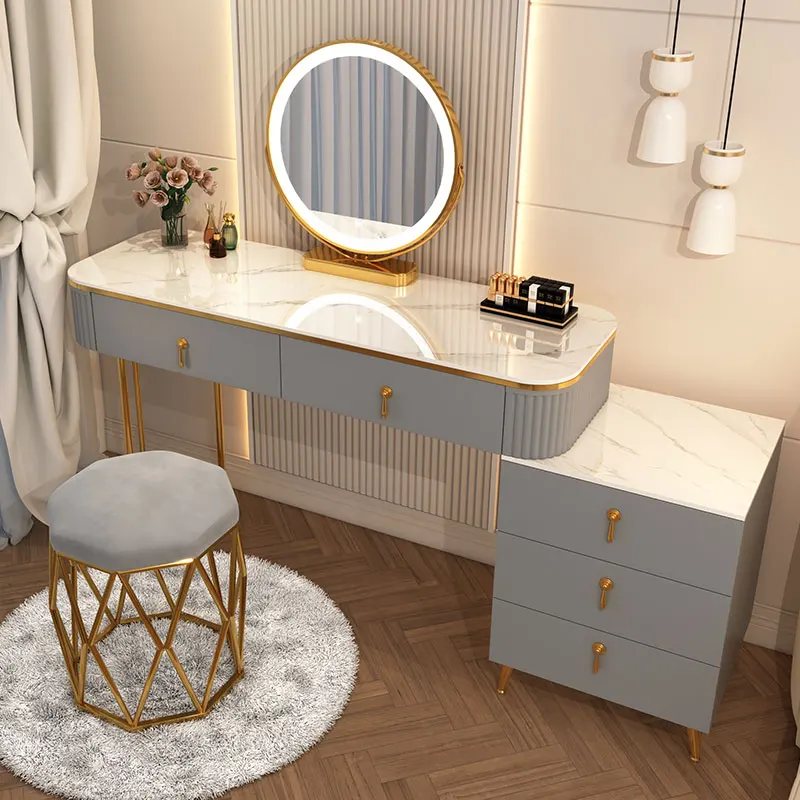 Рисунок 2 - Белый туалетный столик для хранения