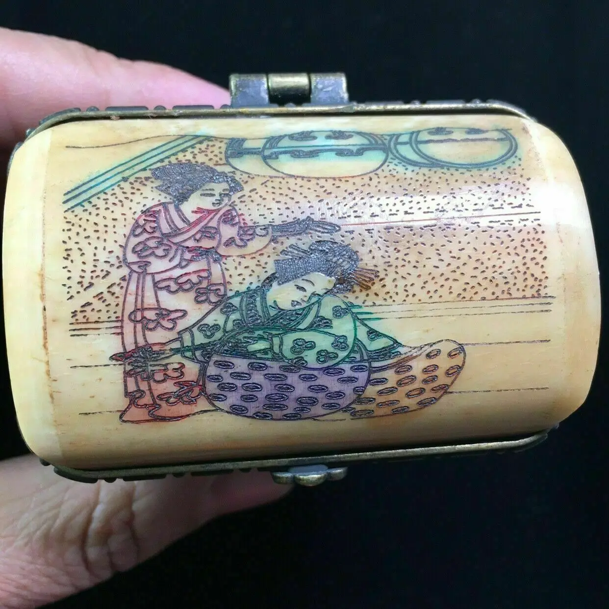 

Редкая маленькая уникальная винтажная Античная верблюжья кость слива