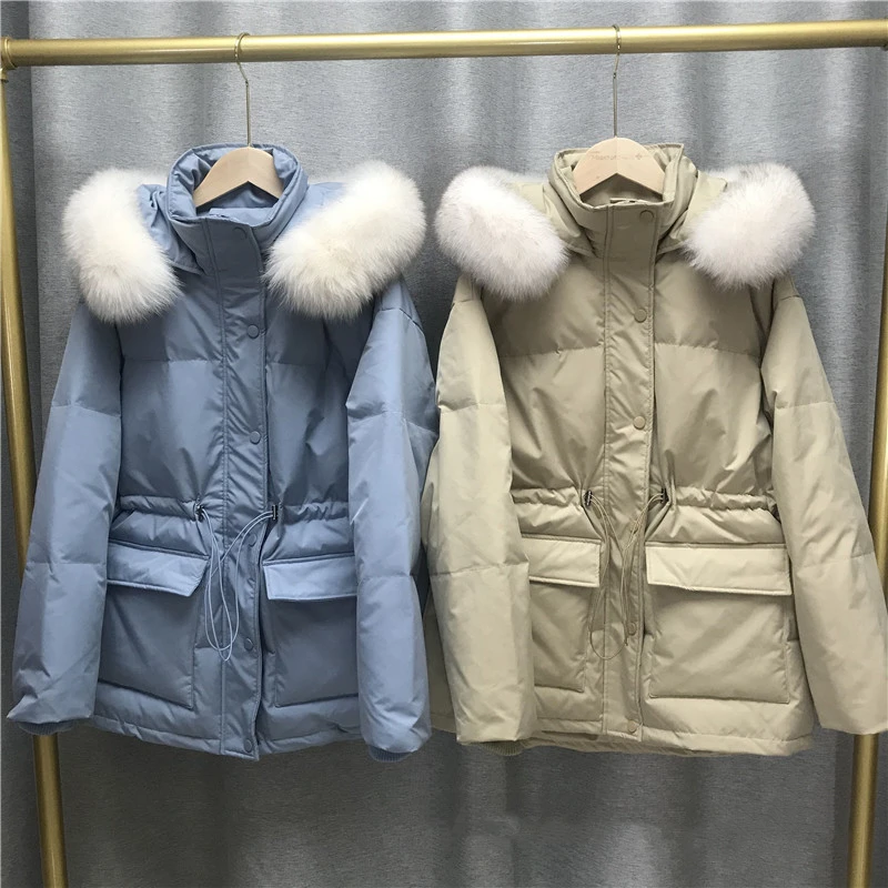 

Женский пуховик с капюшоном и меховым воротником, на молнии