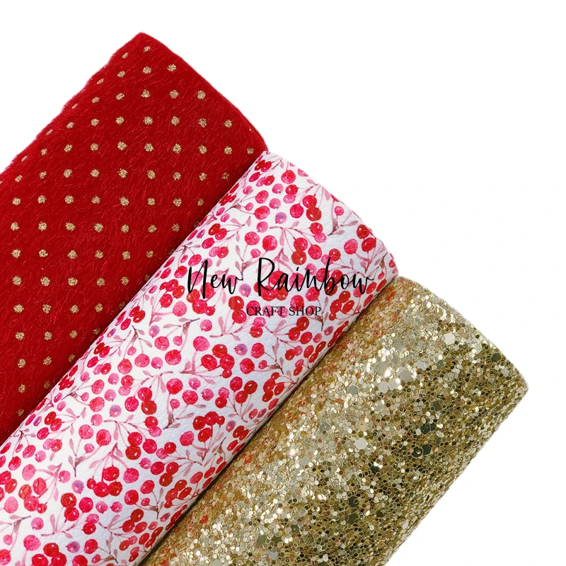 Новые радужные милые рождественские листья и красные ягоды в красной золотой