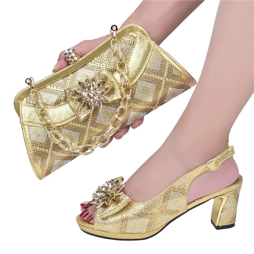 

Mature Sweet Spot Goods Newest Golden Color Peep Toe Italian Fashion Design Everyday Wearable Party Ladies Shoes And Bag Set
