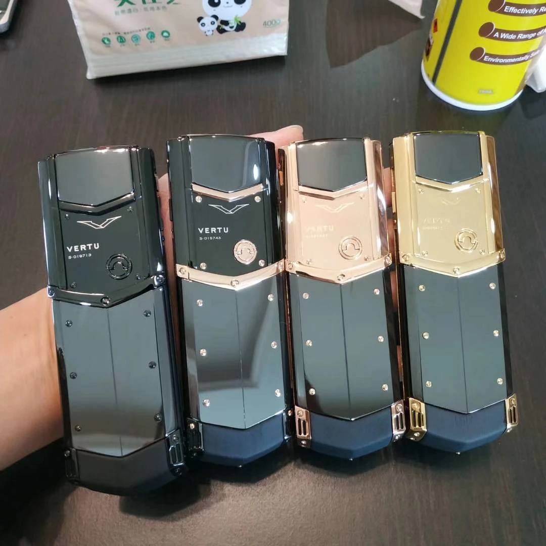 K8 SIGNATURE S GOLD PAVE BAGUETTE DIAMONDS High-end Customized Mobile Phone Luxurious Symbol of Successful Business People