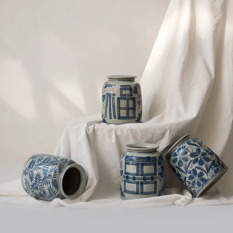 

Vintage Ceramic Storage Jar Home Decoration Hand Painted Blue and White Porcelain Ceramic Vase Flower Arrangement Container