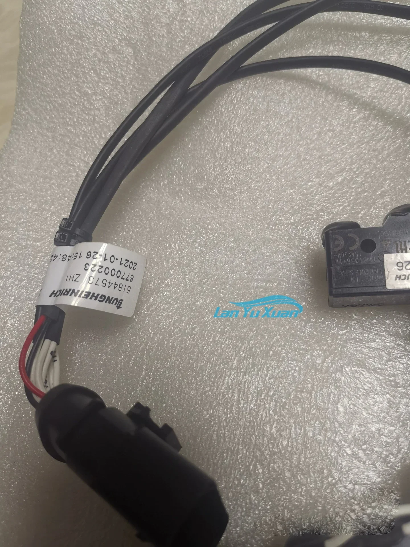 Оригинальные запасные части для промышленного вилочного погрузчика Jungheinrich 51844573