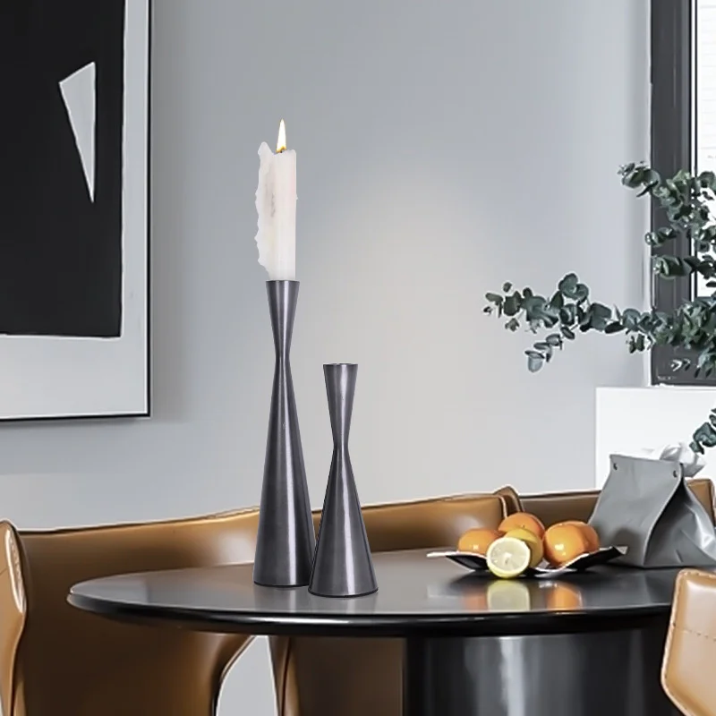 

Nordic Light luxury gun black candlestick small waist Candlestick romantic candlelight dinner creative furnishings home