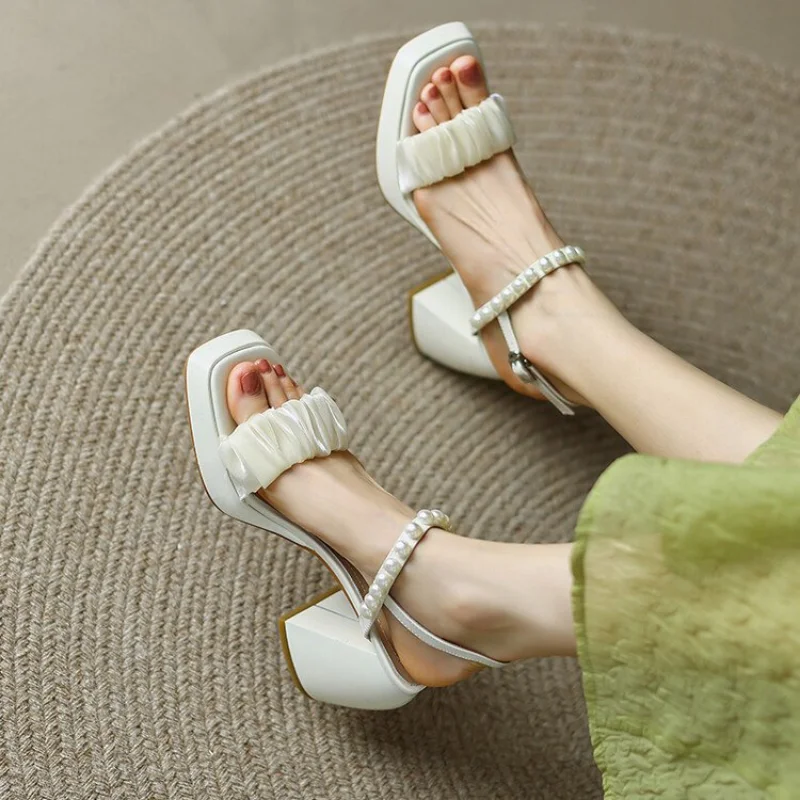 

Sandals women's summer new fashion women's shiny flower pearl transparent root open-toe sandals women's shoes