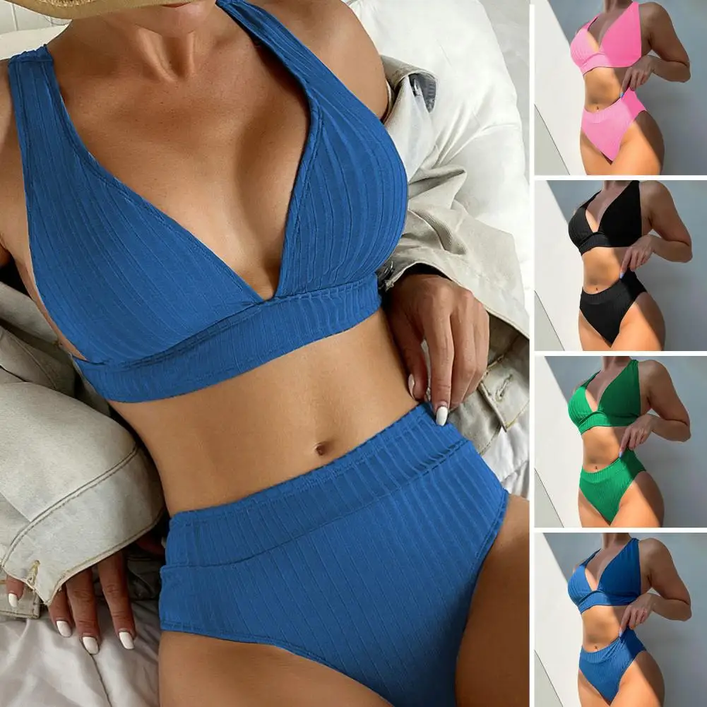 

Комплект женского бикини с чашками пуш-ап и глубоким V-образным вырезом