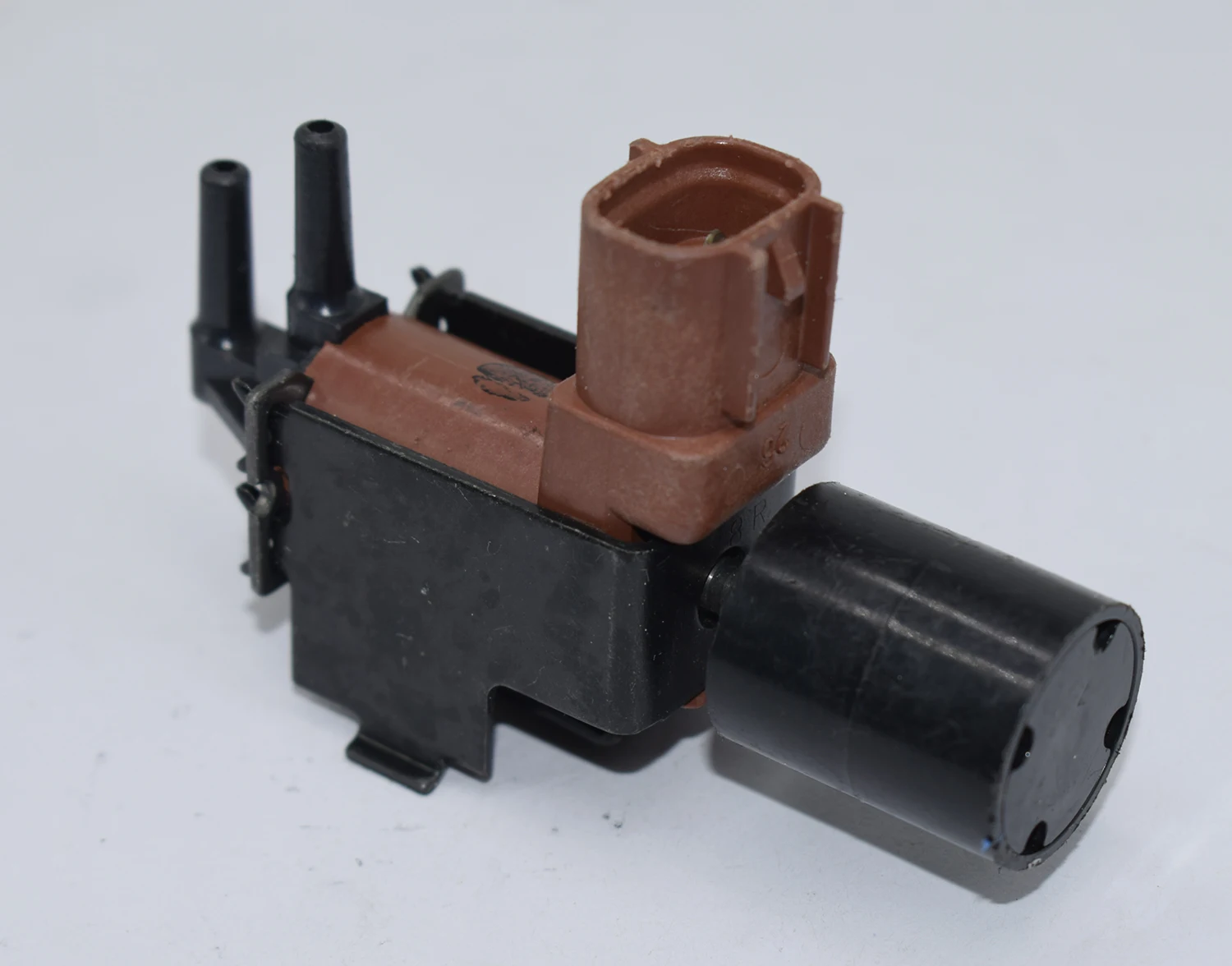 Соленоидный вакуумный клапан 90910-12089 для Toyota Land Cruiser 90 J9 3 0 Diesel кВт