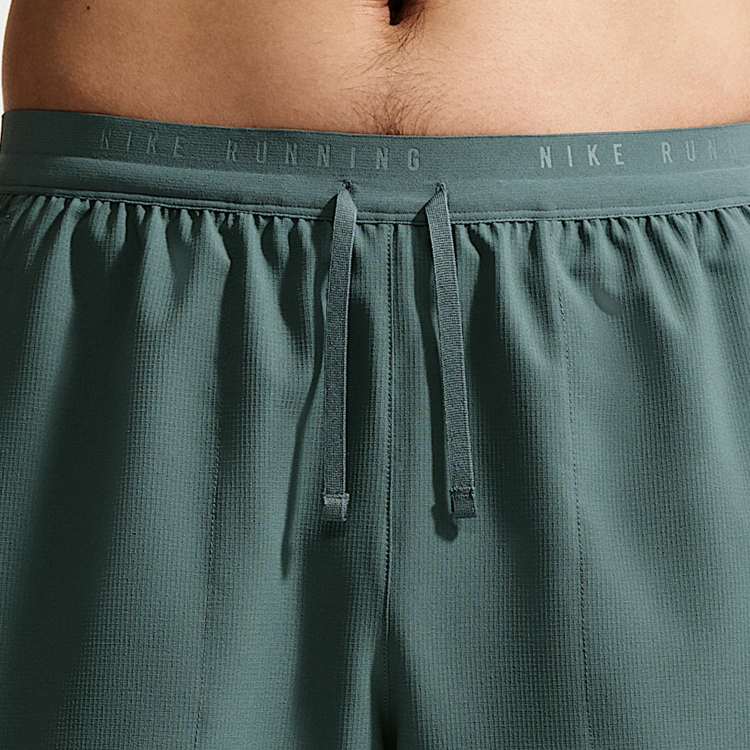 Фото Оригинальные мужские беговые шорты Nike Stride Dri FIT 2-в-1, модель IF2037-382 №4