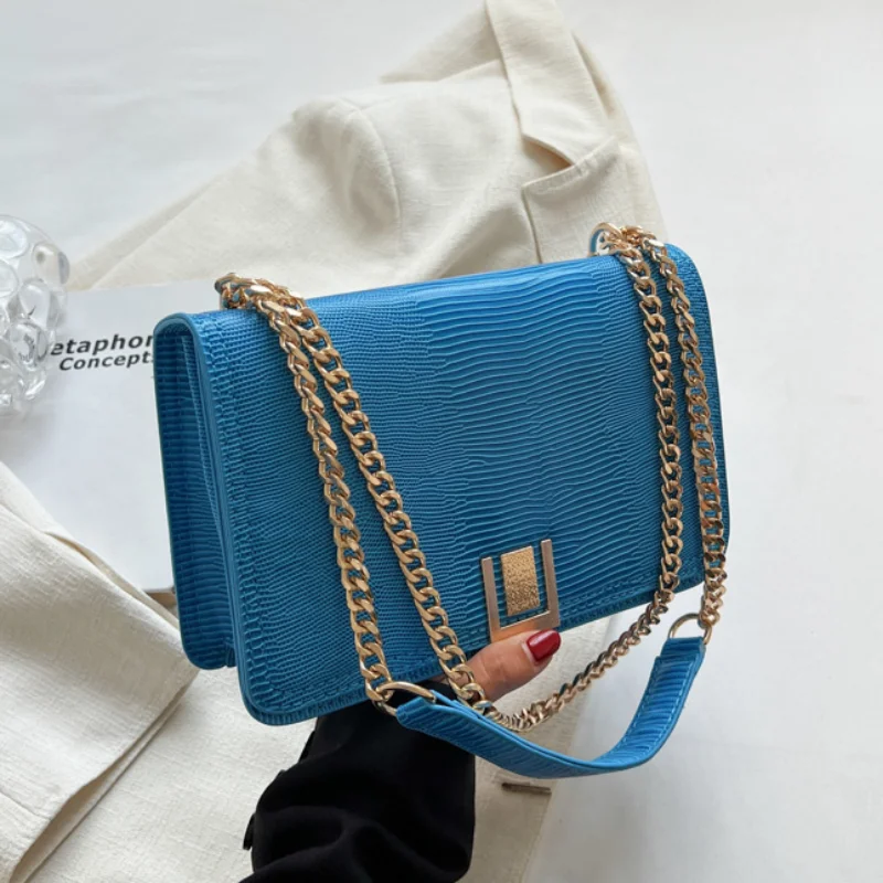 

Квадратная сумка через плечо из искусственной кожи для женщин, однотонная дизайнерская маленькая дамская сумочка с цепочкой и клапаном, тр...