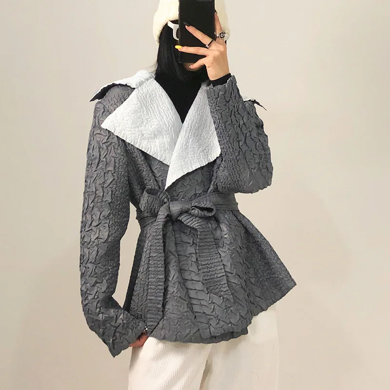 Cotton Jacket Women 2022 New Fall and Winter Fashion Pleated Lapel Lace-Up Design Sense of Short Thick Jacket