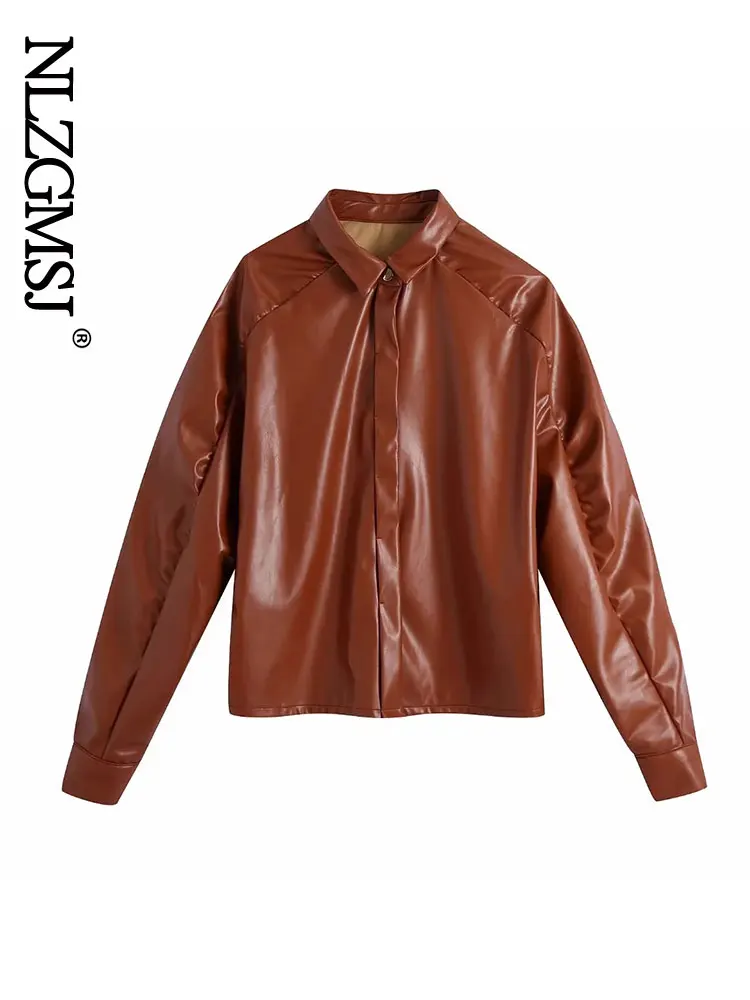 

Куртка женская демисезонная из экокожи с отложным воротником и длинным рукавом