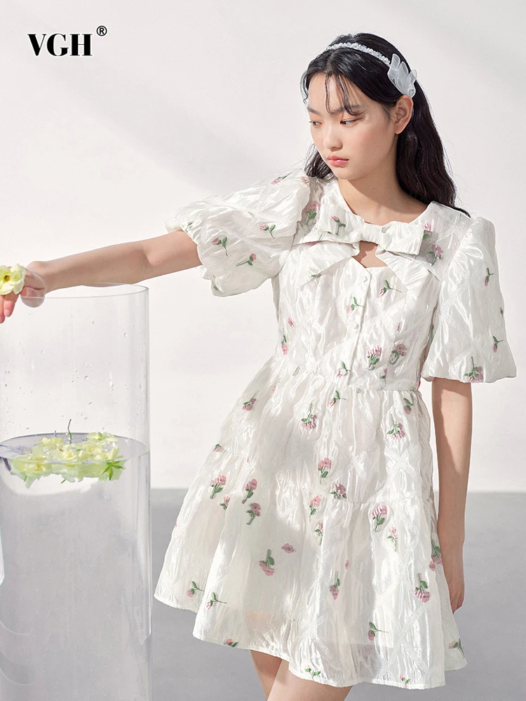 

Женское мини-платье с цветочным принтом, коротким рукавом-фонариком и бантом