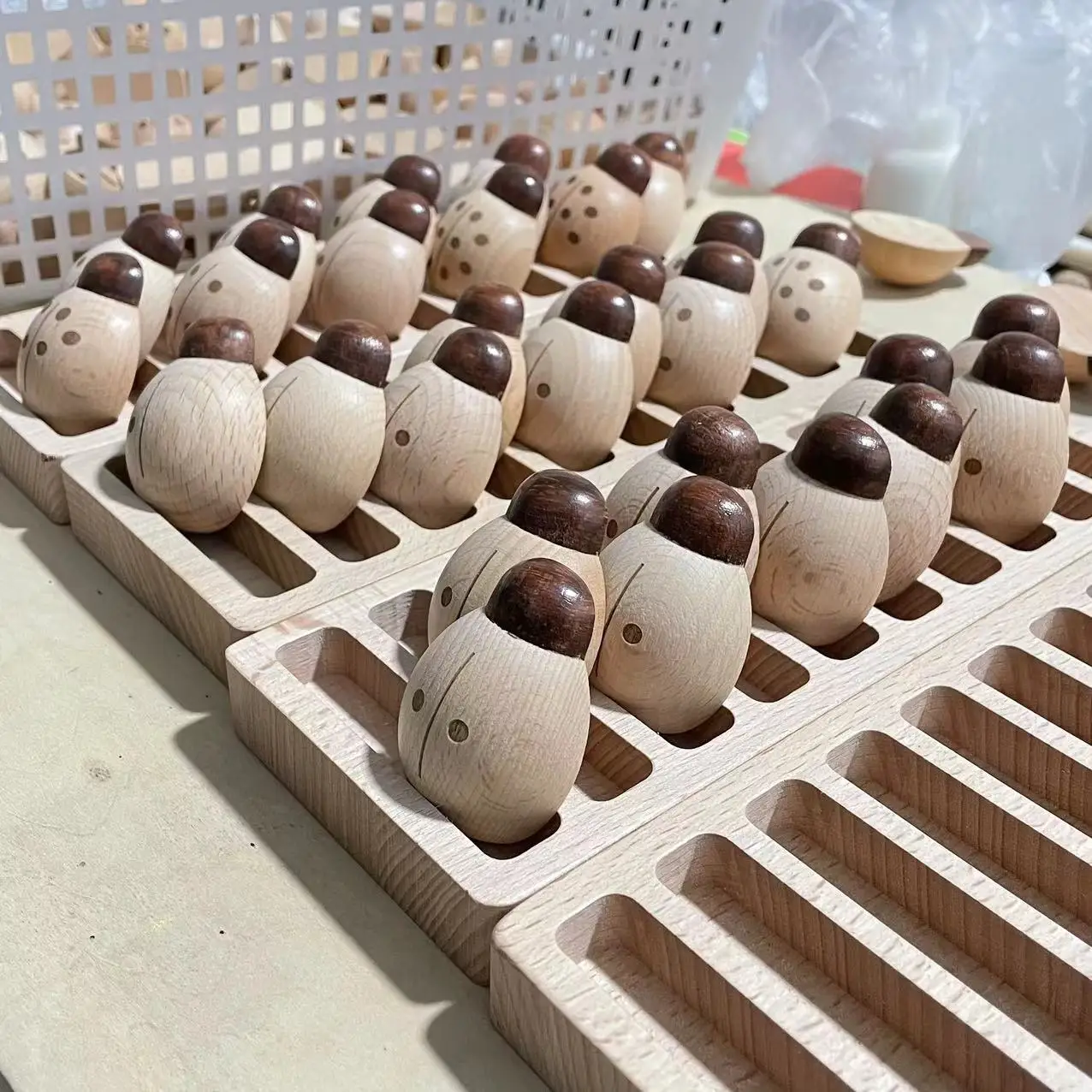 

Божья коровка из Букового дерева с учебными пособиями, 10 чисел
