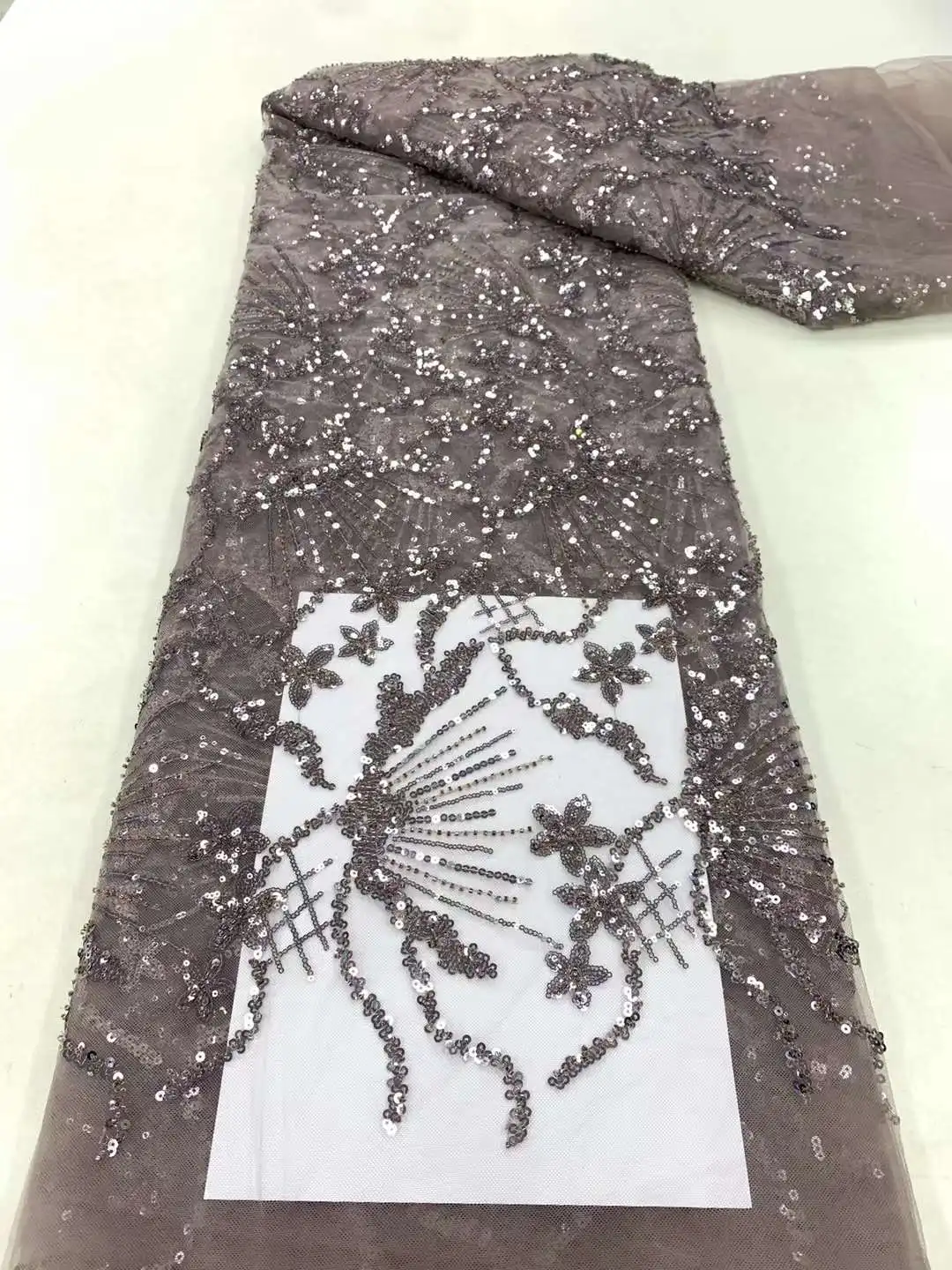 

Luxury Nigerian Lace Fabrics Fashion Women African Tulle Groom Lace Handmade Sequins Fabrics For Wedding 5 Yards