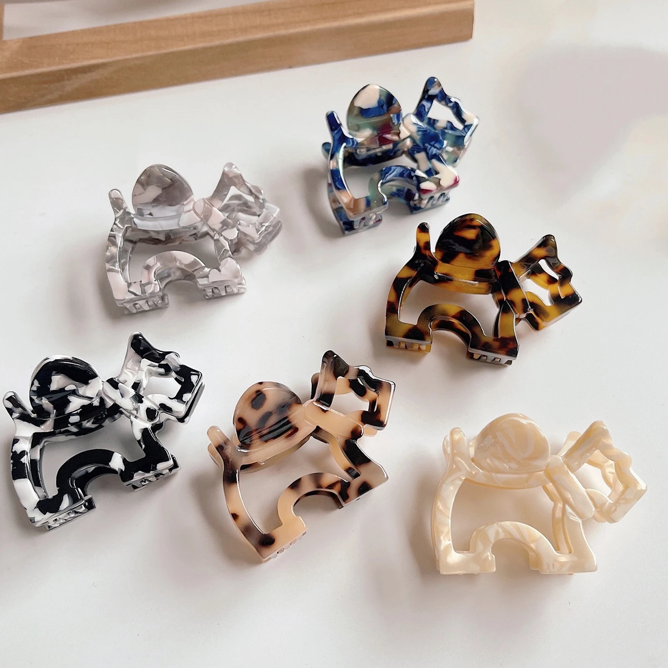 

Fun Cute Hollow Dog Hair Clip Girl Japanese Hair Accessories for Women Shark Clip Cartoon Animal Hairclip Dog Claw Clip Hairwear