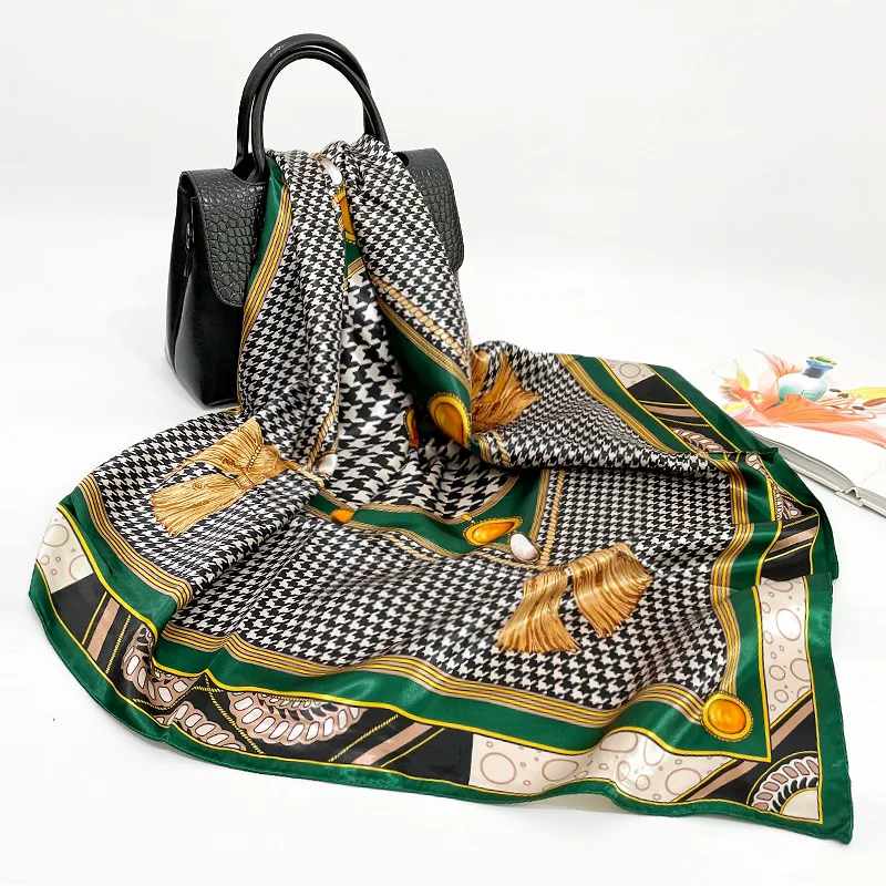 Рисунок 3 - Шелковый шейный шарф 90*90 см