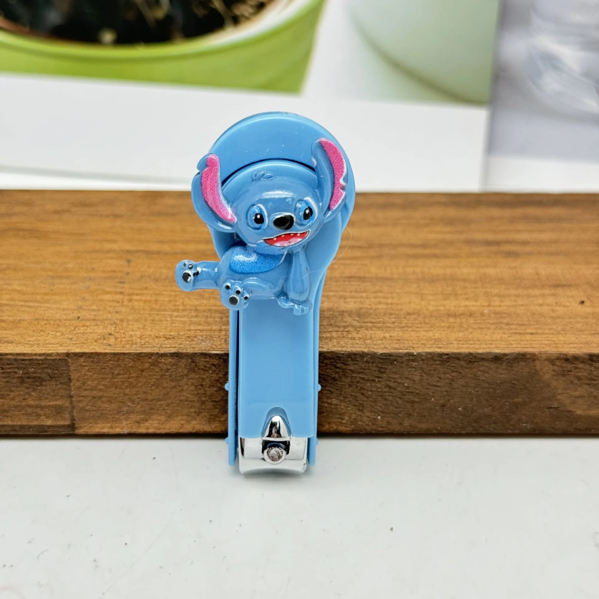 Фото Disney Loli and Stitch, зажимы для ногтей, милые стички, аниме-фигурки, товары для дома, ножницы для ногтей из нержавеющей стали, игрушки, подарки №3