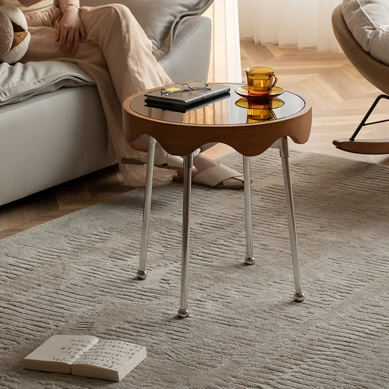 Ikuno Amuro простой диван с балконной стороны кофейный столик маленький стол круглый