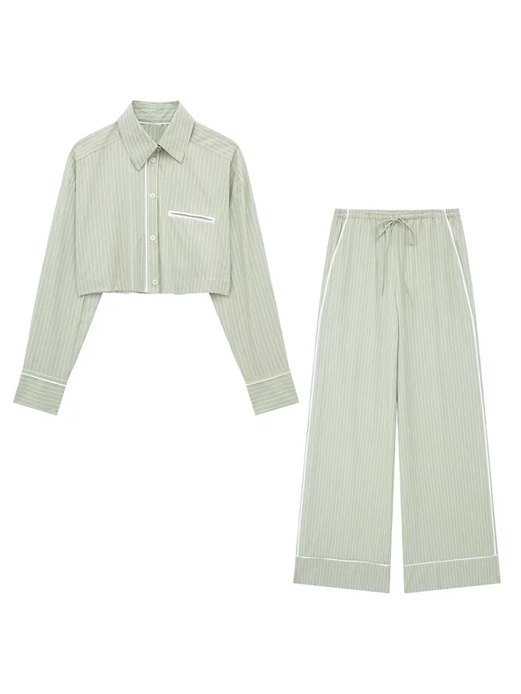 

Women New Fashion Pocket decoration stripe Cropped Casual Blouses Vintage Long Sleeve Button-up Female Shirts Chic Tops