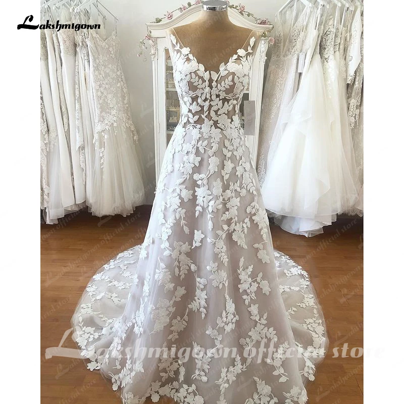 

Sexy Lace A Line Wedding Dress 2023 Princess Vneck Straps Bride Dresses Long Train Dress vestidos de novia with Appliques