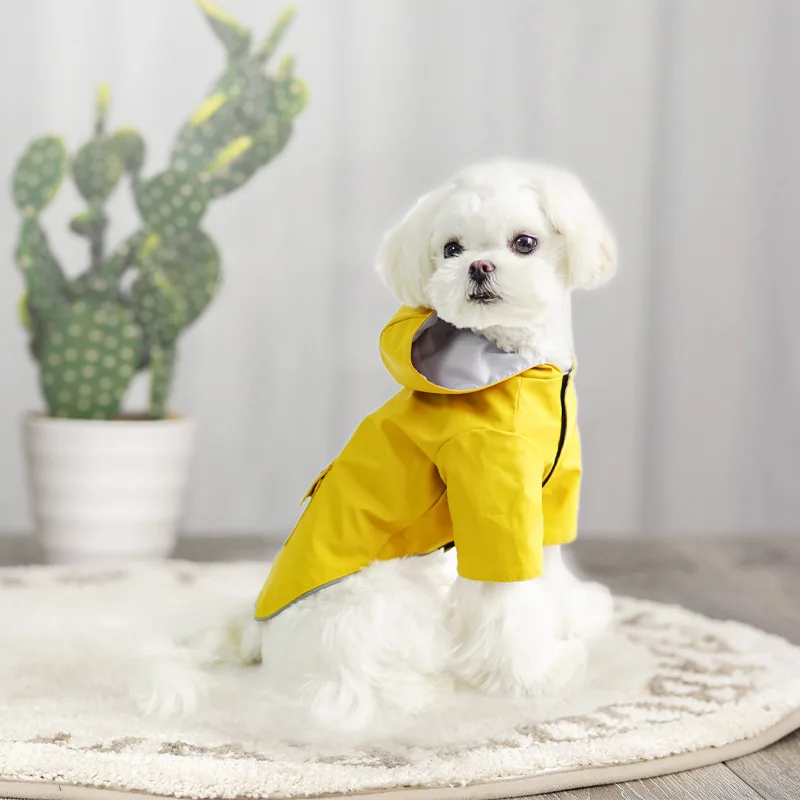 

Dog Rain Coat Waterproof Cloak Hooded Rainwear Puppy Raincoat Reflective Cat Poncho Rain Jacket Clothes Dog Cape Pet Accessories