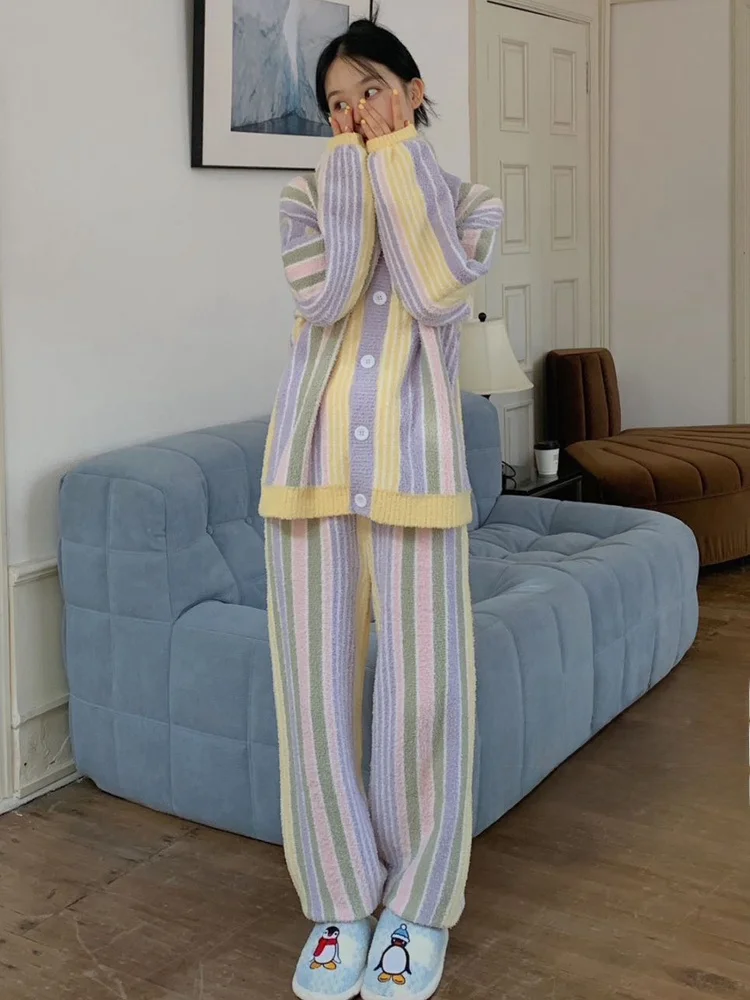 2024 Du Xiaozhai новые пижамы из кораллового флиса женские осенне-зимние полосатые